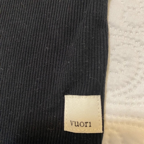 Vuori Black Cove Funnel Top - Picture 6 of 7